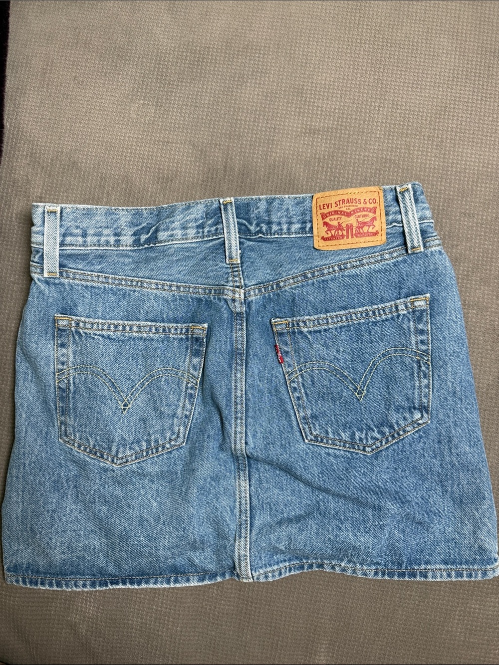 Levi’s Icon Denim Mini Skirt Light Wash Size 25